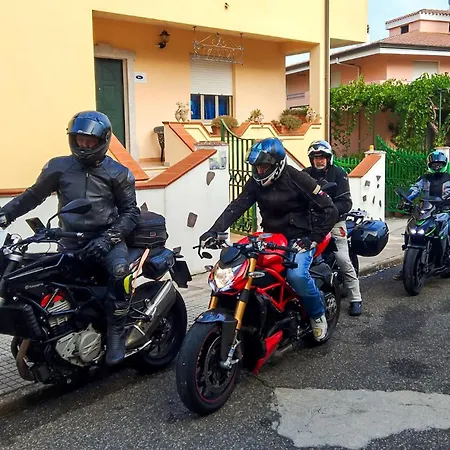 Oda ve Kahvaltı S'ortensia 3*